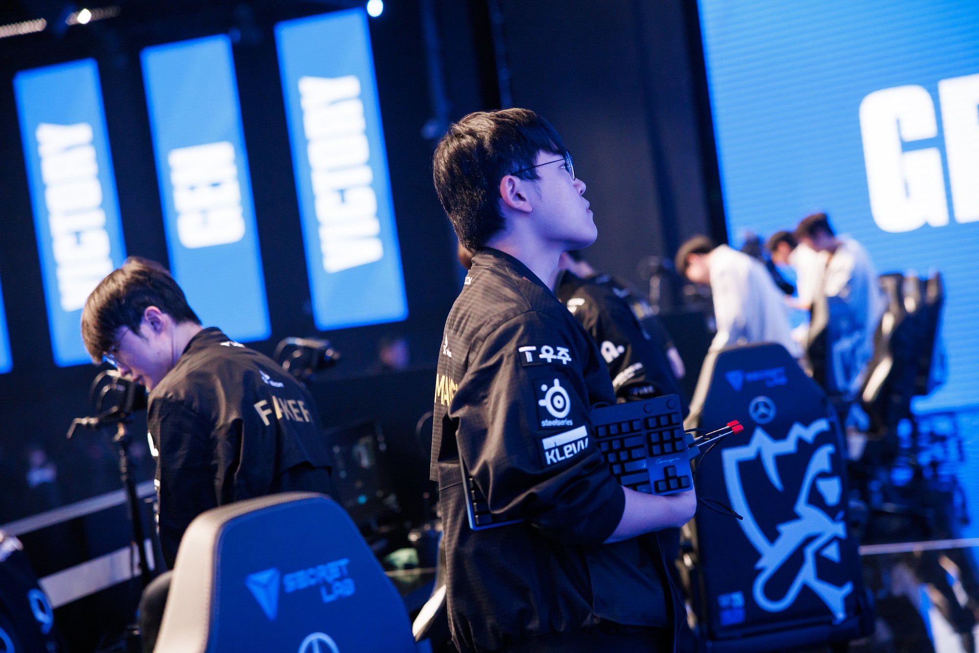 Cựu huyền thoại cũng phải "bất lực" về T1- Ảnh 3.