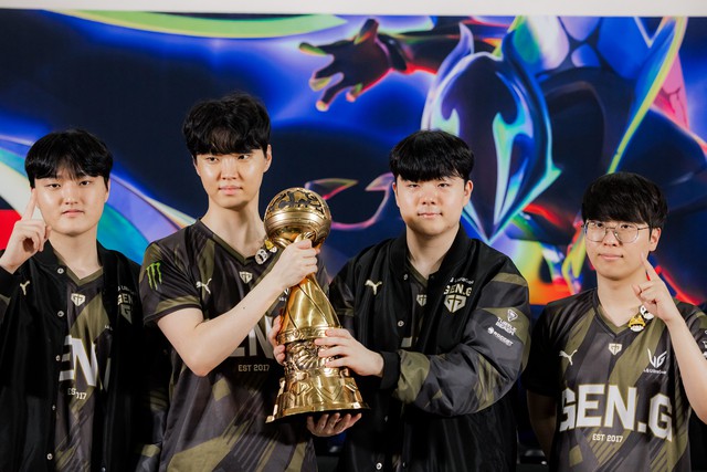 Gen.G là đội đảo đường và khắc chế đảo đường của đối thủ tốt nhất MSI 2024 khi họ sở hữu một Rừng chủ động, Đường Trên từ hòa đến thắng, Xạ Thủ được hỗ trợ tối đa và Đường Giữa cân mọi kèo tướng