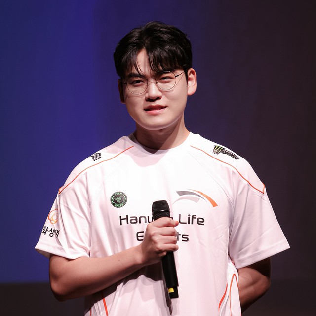 Gumayusi xứng đáng tuyển thủ LMHT đặc biệt nhất của năm 2025- Ảnh 3. Gumayusi xứng đáng tuyển thủ LMHT đặc biệt nhất của năm 2025- Ảnh 3.