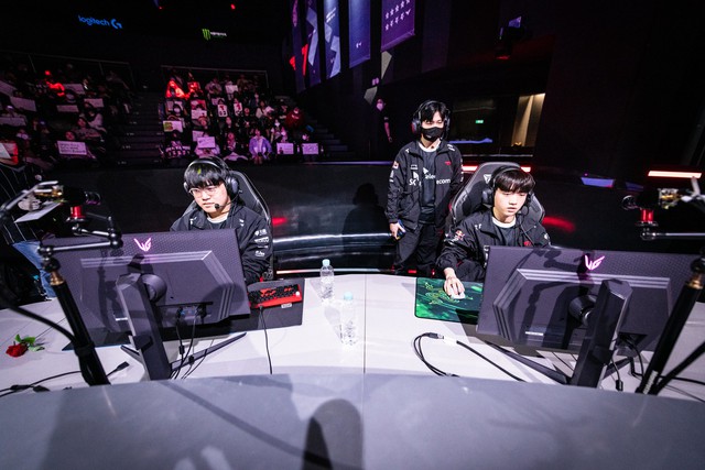 Gumayusi và Keria cũng khiến người hâm mộ lo lắng - nguồn: LoL Esports