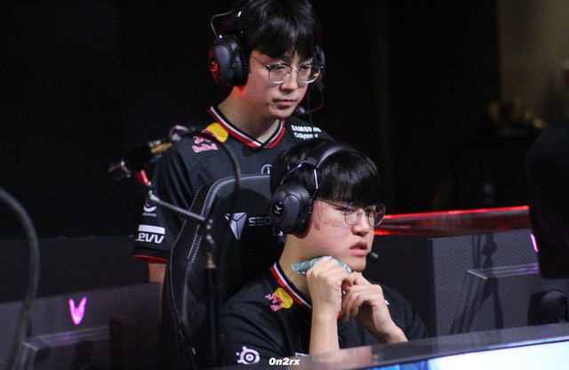 Soi lại trận với Gen.G, fan phát hiện chính BHL T1 cũng mâu thuẫn- Ảnh 1. Soi lại trận với Gen.G, fan phát hiện chính BHL T1 cũng mâu thuẫn- Ảnh 1.