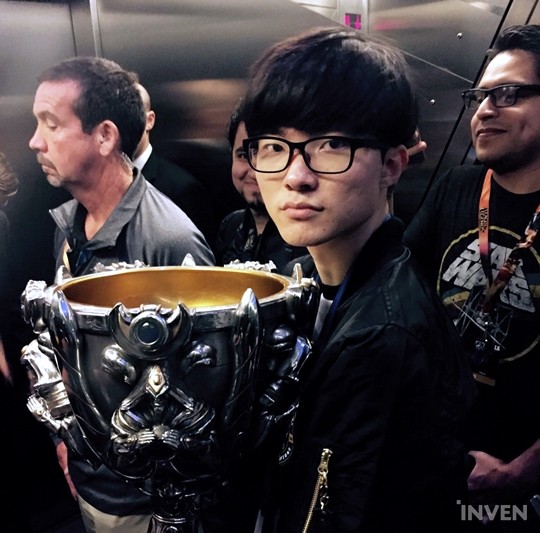 Faker vượt mặt Sumail của DOTA2 để trở thành thần đồng vĩ đại nhất làng TTĐT theo Thescore Esports - Ảnh 5.