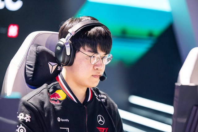 Chỉ một sao T1 tránh được "bão" sau trận thua thảm AL- Ảnh 2.