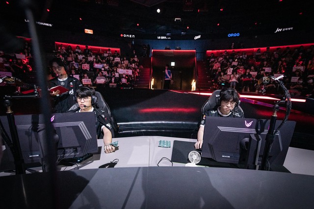 Bộ đôi Oner - Zeus đã tỏa sáng trong trận gặp DK