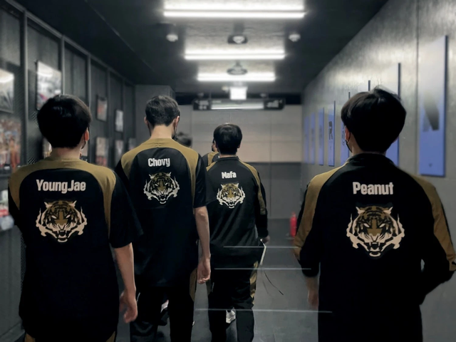 Faker tiết lộ chính Chovy đã giúp T1 chắc thắng ở game 4: Khi thấy em ấy làm vậy, tôi biết chúng tôi đã thắng - Ảnh 2.