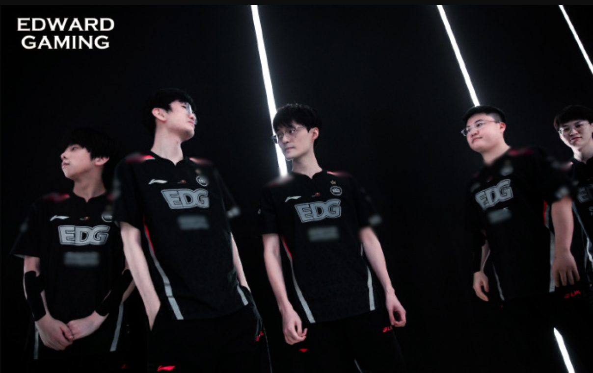 Tuyển thủ EDG ngỏ ý mời Doinb về đội nhưng lại nhận câu trả lời “phũ phàng” - Ảnh 1.