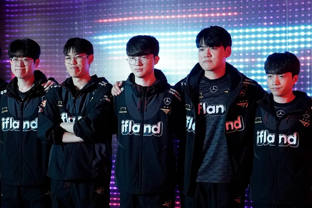 Một trong những hoạt động xoay quanh việc đón chào Faker vào HoL chính là làm bài kiểm tra mức độ hiểu về Faker của các thành viên T1, bao gồm cả 