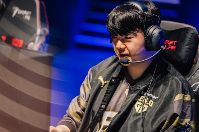 Canyon khẳng định LCK đang thua xa LEC ở khoản macro đột biến