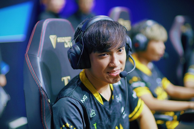 Hơn nữa, nếu GAM có vấn đề thì ngay từ đầu có lẽ Riot đã ngăn chặn các thương vụ mua bán đội này