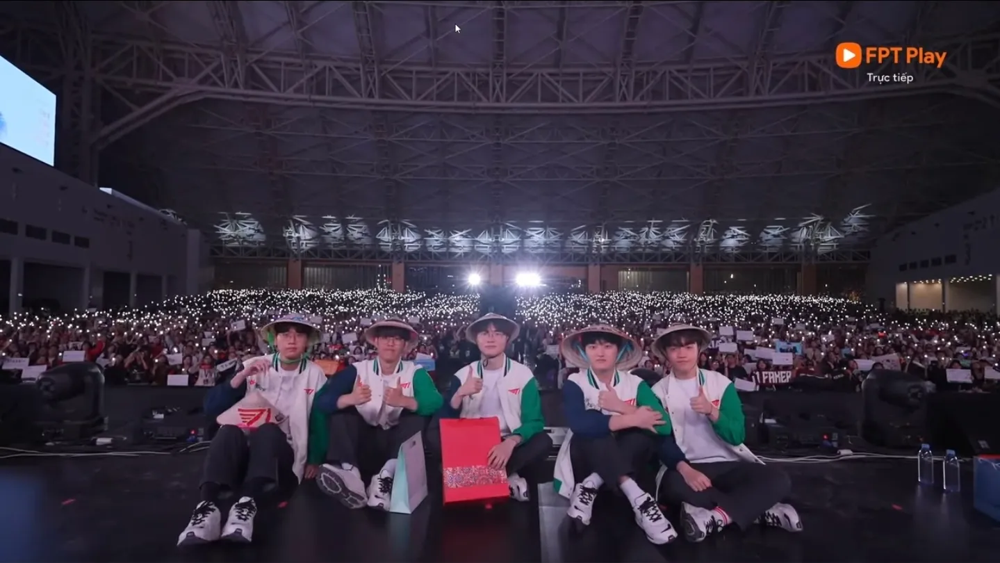 T1 có thể nói là đã cảm nhận được sự cuồng nhiệt của cộng đồng người hâm mộ