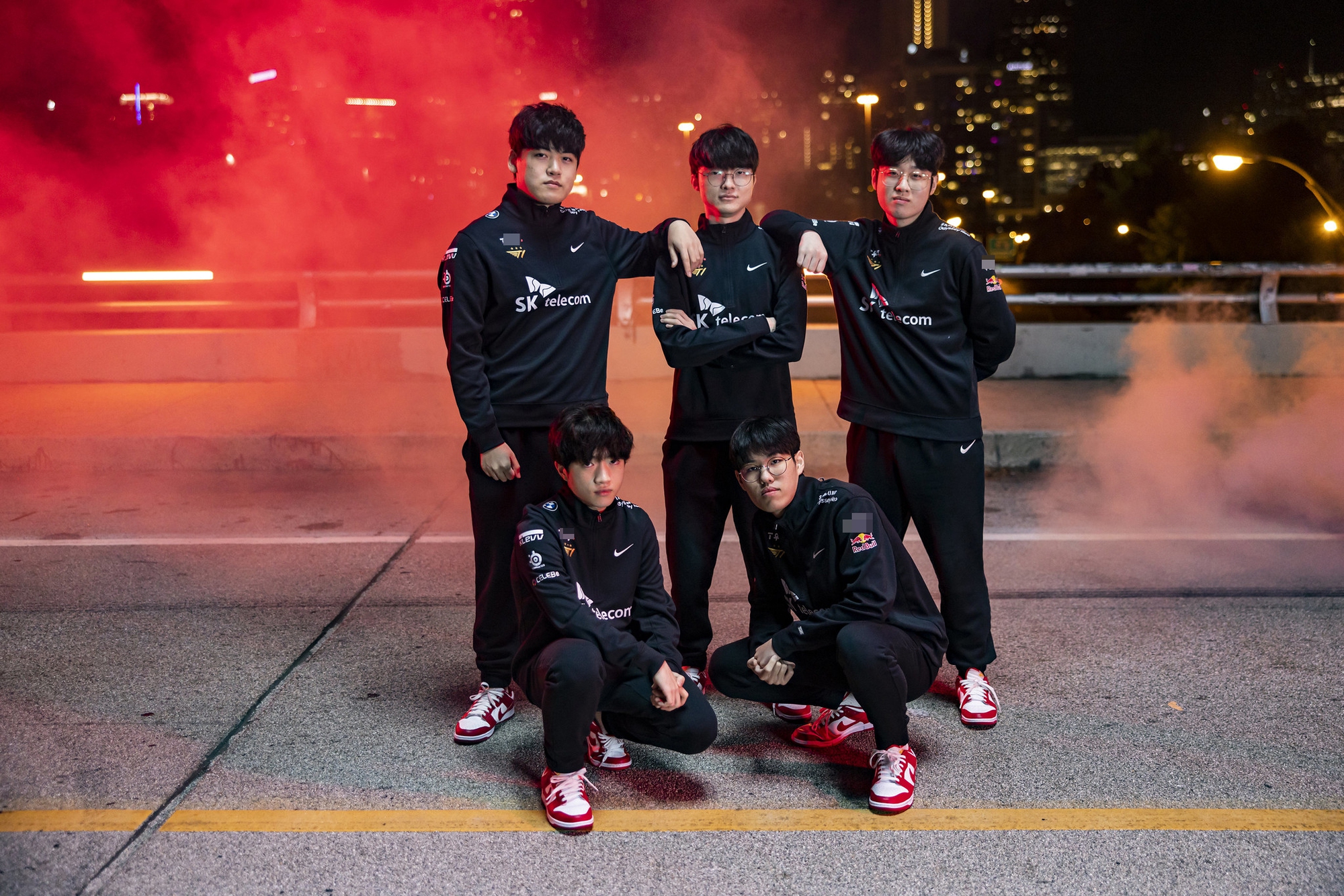 T1 là đội tuyển hiếm hoi thuộc nhóm các đại gia của LCK nhưng lại chưa có bất kỳ động thái chuyển nhượng nào T1 là đội tuyển hiếm hoi thuộc nhóm các đại gia của LCK nhưng lại chưa có bất kỳ động thái chuyển nhượng nào