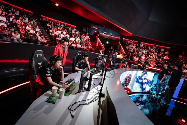 Nghi vấn Smash "bật" đàn anh ngay trong trận khiến cộng đồng T1 tranh cãi- Ảnh 2.