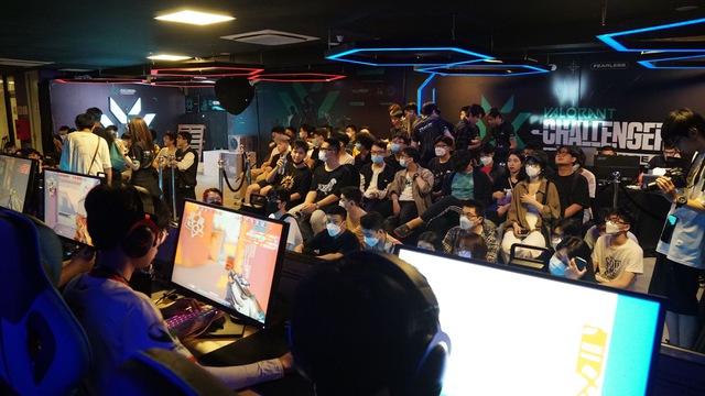 Caster Bomman: “Chung kết VCT 2022 - Stage 2 Challengers VN chính là không khí nên có của các giải Esports chuyên nghiệp!” - Ảnh 4.