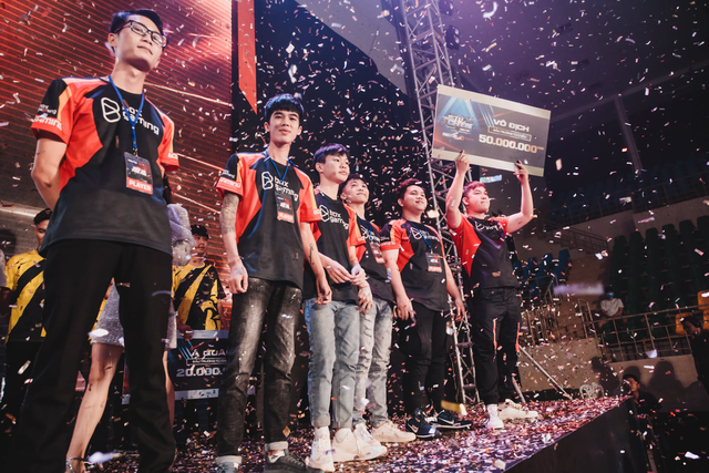 Garena Free Fire: Top 5 đội tuyển nặng kí nhất cho chức vô địch Đấu Trường Sinh Tồn mùa xuân 2020 - Ảnh 3. Garena Free Fire: Top 5 đội tuyển nặng kí nhất cho chức vô địch Đấu Trường Sinh Tồn mùa xuân 2020 - Ảnh 3.