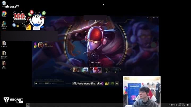 Trang phục vinh danh đầu tiên trong sự nghiệp nhưng mãi đến hiện tại Faker mới chịu mua