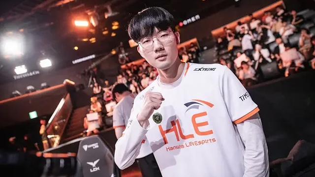 Được tôn vinh "số 1" nhưng siêu sao HLE khiến chính fan cũng "cạn lời"- Ảnh 3.