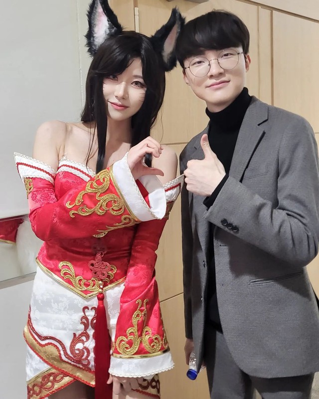 Nari cũng từng check-in với "Chủ tịch" Faker