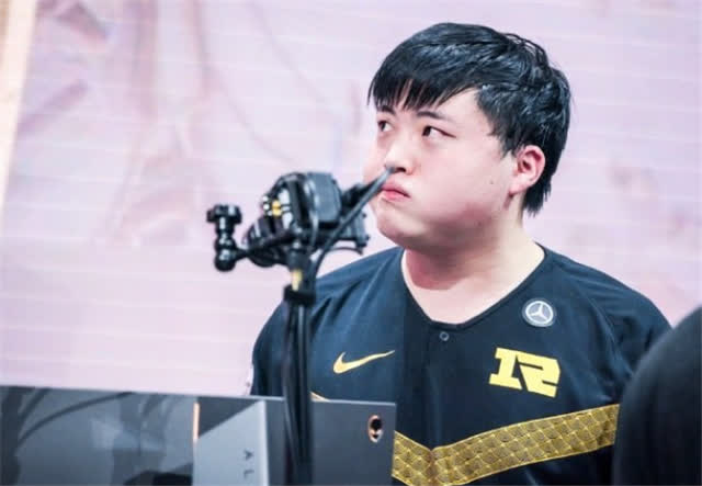 Uzi - Xạ thủ huyền thoại và nỗi ám ảnh mang tên vô địch CKTG - Ảnh 4.