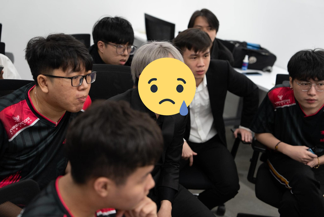 HLV R. bất ngờ có động thái mới HLV R. bất ngờ có động thái mới