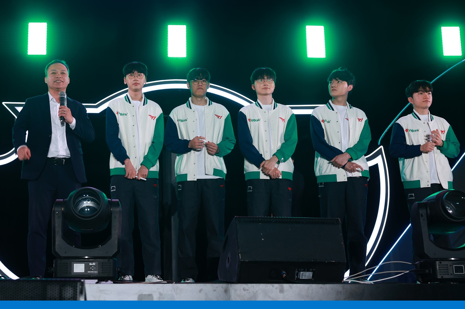 Cộng đồng game thủ dậy sóng với thẻ tín dụng VPBank phiên bản giới hạn có chữ ký của đội tuyển T1- Ảnh 2.