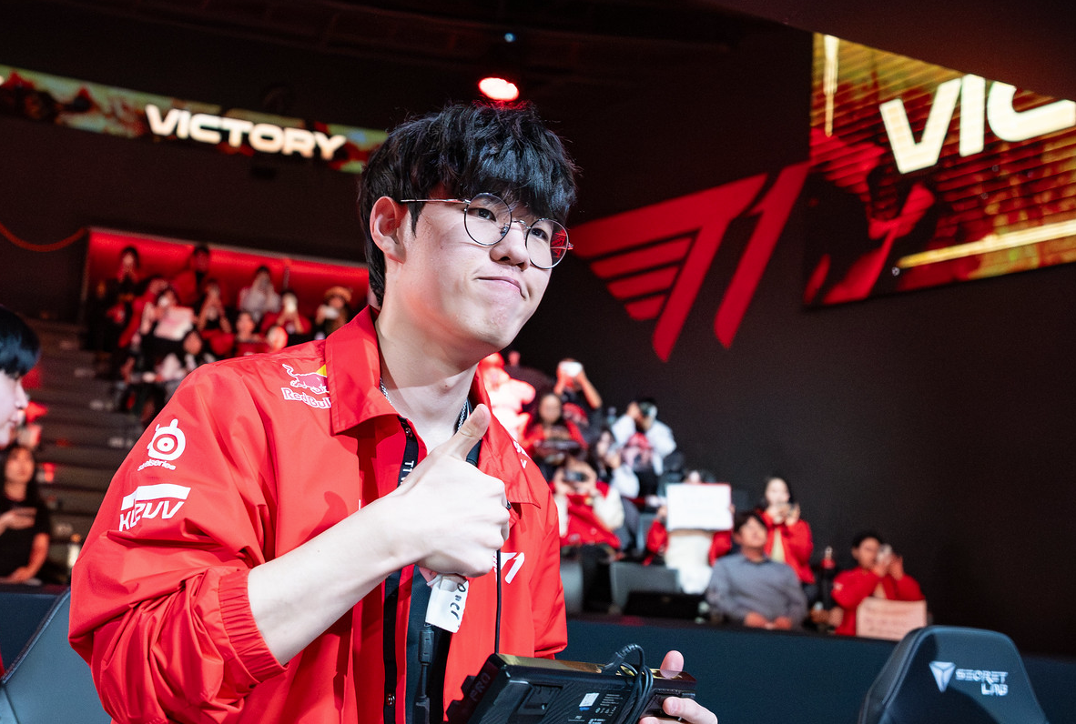 Sao T1 hé lộ đối thủ muốn gặp nhất nếu vô địch LCK Cup 2025, khán giả chỉ rõ ý đồ Sao T1 hé lộ đối thủ muốn gặp nhất nếu vô địch LCK Cup 2025, khán giả chỉ rõ ý đồ