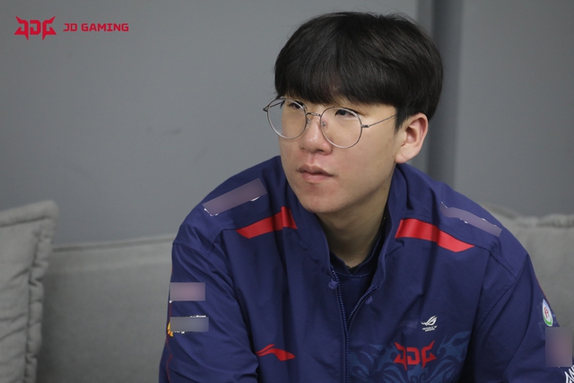 Ruler luôn thắng Elk mỗi khi đối đầu