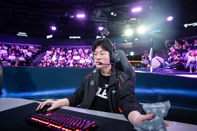 Zeus ngầm bày tỏ sự thất vọng với Riot- Ảnh 1.