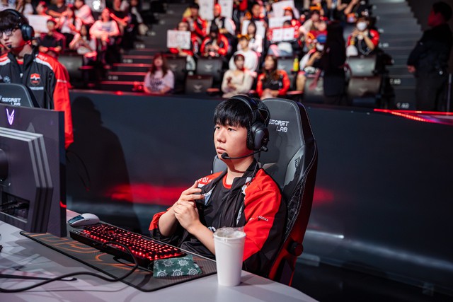 Hình ảnh hậu trường khiến cộng đồng bùng lên nghi vấn NS đang vô cùng "thê thảm"- Ảnh 1.