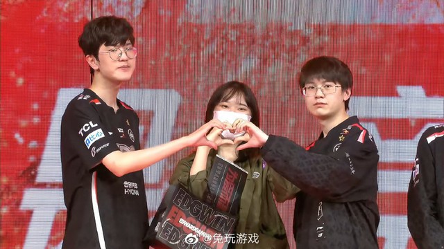 EDG thì càng ngày càng đi xuống và Meiko cũng vừa rời đi