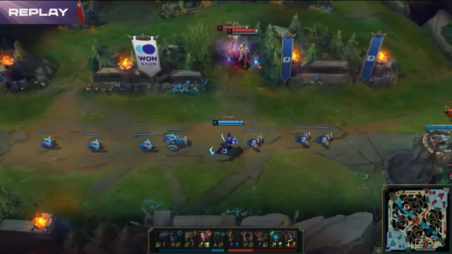 Deft không có tầm nhìn đối phương, sử dụng Draven nhưng vẫn di chuyển vô cùng tự tin dù BeryL chưa ra kịp