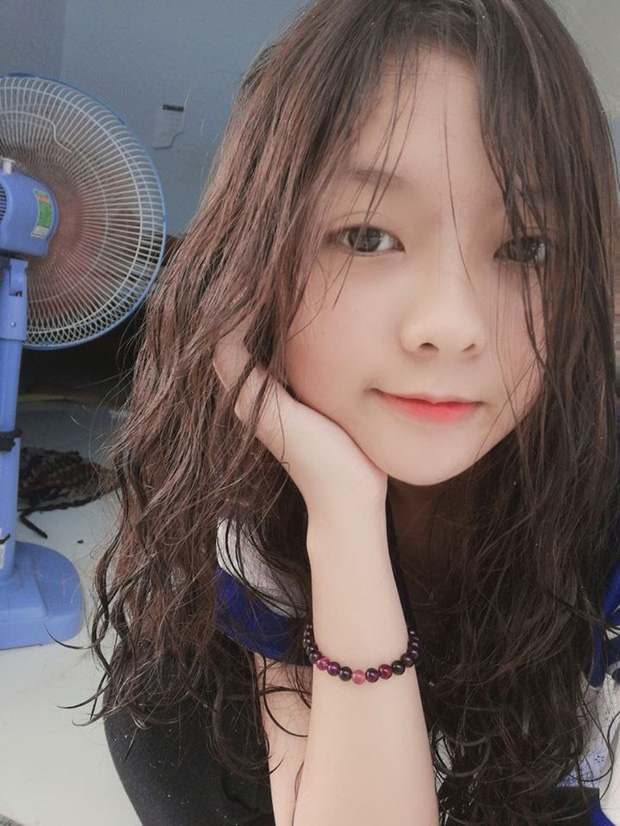 Ngọc Trinh, Uyên Pu, Mina Young cùng loạt hot girl triệu view được Thầy giáo Ba nhìn trúng - Ảnh 10. Ngọc Trinh, Uyên Pu, Mina Young cùng loạt hot girl triệu view được Thầy giáo Ba nhìn trúng - Ảnh 10.