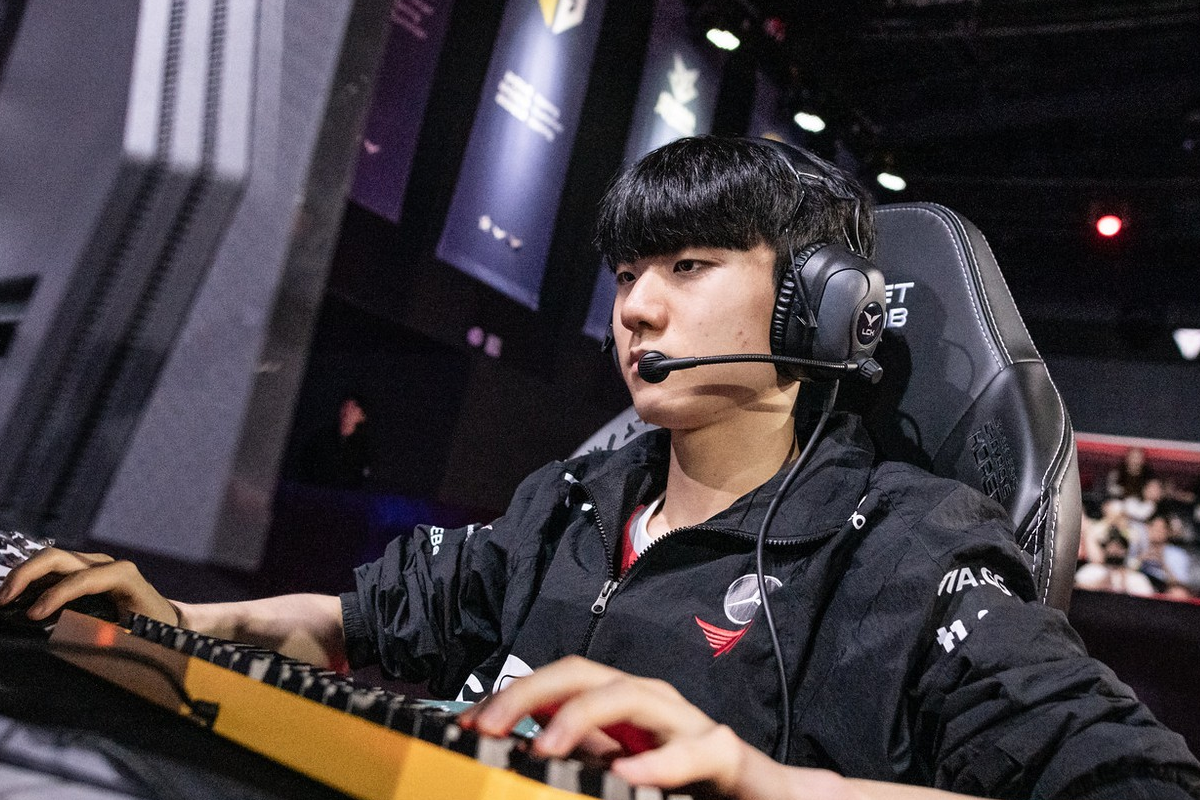 T1 tiếp tục thất bại, khán giả lo lắng một tuyển thủ có thể phải giải nghệ sớm - Ảnh 2.