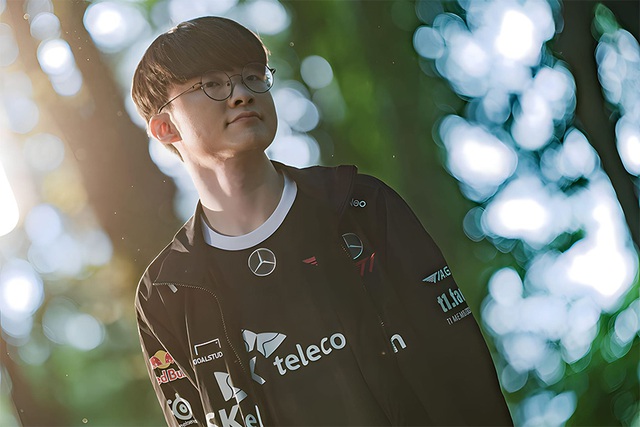 Dù vĩ đại nhưng Faker vẫn luôn thể hiện thái độ đúng mực với mọi người xung quanh