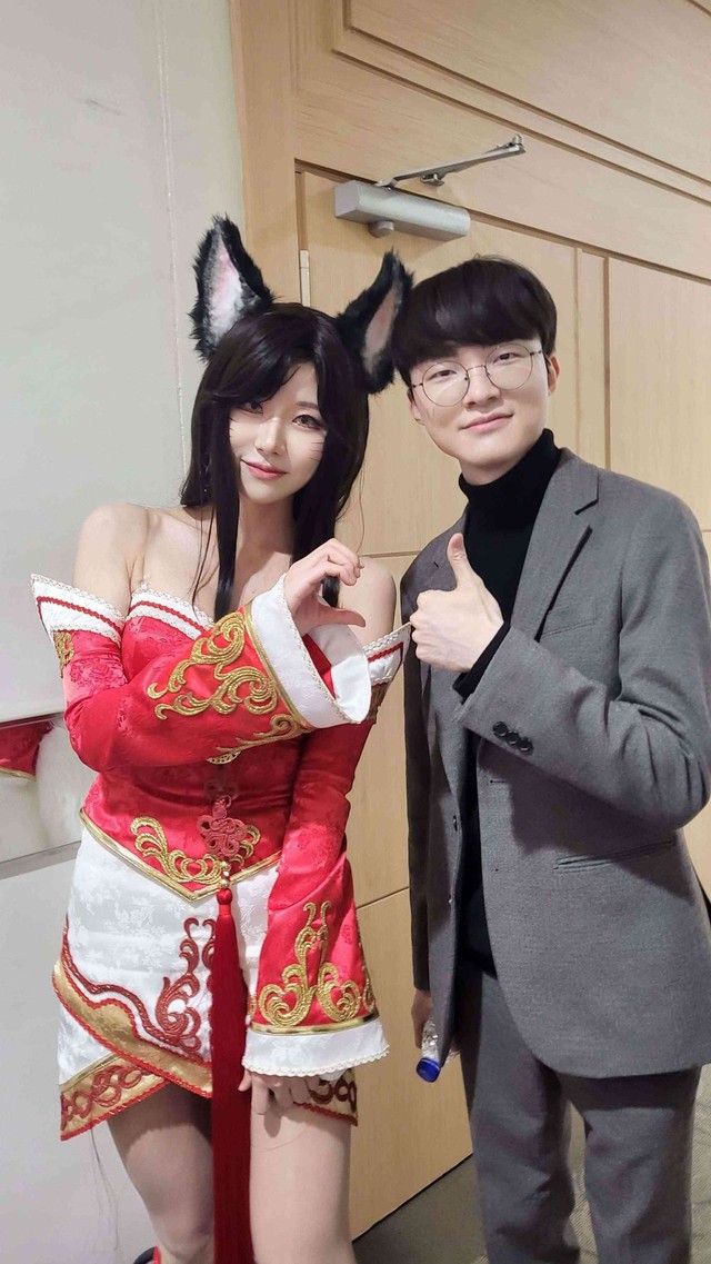 Faker đã "quay xe" rời bỏ skin Ahri