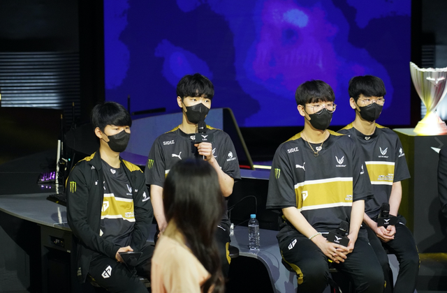 Gumayusi: “Ruler là xạ thủ hay nhất, mục tiêu của tôi sẽ đánh bại xạ thủ hay nhất tại chung kết” - Ảnh 9. Gumayusi: “Ruler là xạ thủ hay nhất, mục tiêu của tôi sẽ đánh bại xạ thủ hay nhất tại chung kết” - Ảnh 9.