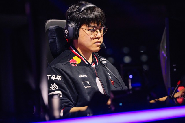 Gumayusi tuyên chiến với BLG sau chiến thắng chật vật CFO- Ảnh 1.