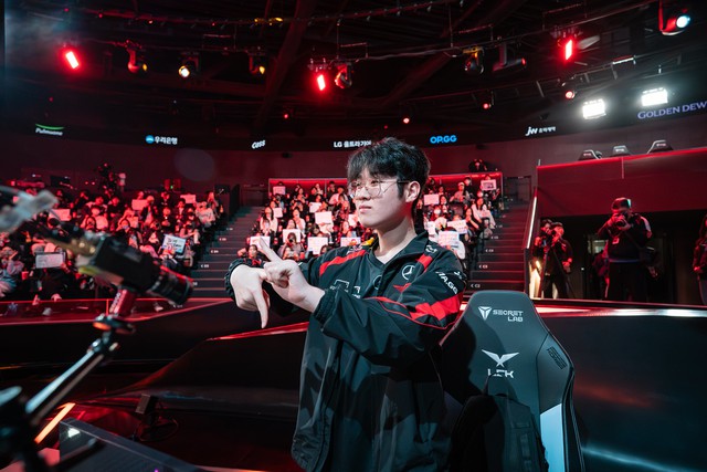 Zeus chắc hẳn sẽ khao khát danh hiệu này hơn ai hết