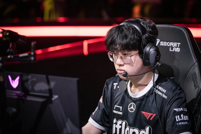 Zeus chỉ mới có 1 danh hiệu cùng T1