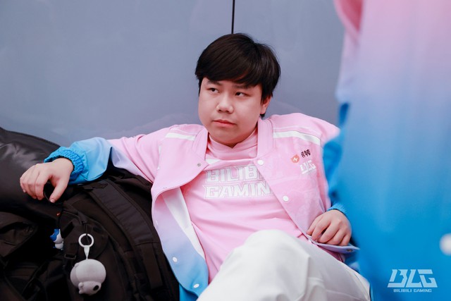 Shad0w trở thành tuyển thủ từ LEC đầu tiên vô địch giải quốc nội LPL Shad0w trở thành tuyển thủ từ LEC đầu tiên vô địch giải quốc nội LPL