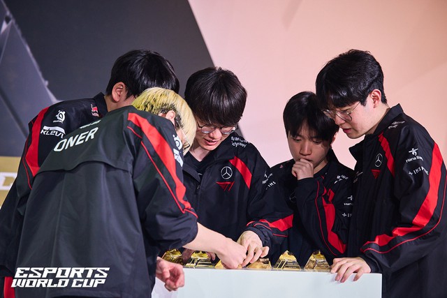 Nhẹ nhàng vượt qua vòng bảng EWC 2025, Zeus có những chia sẻ hướng về T1- Ảnh 3.