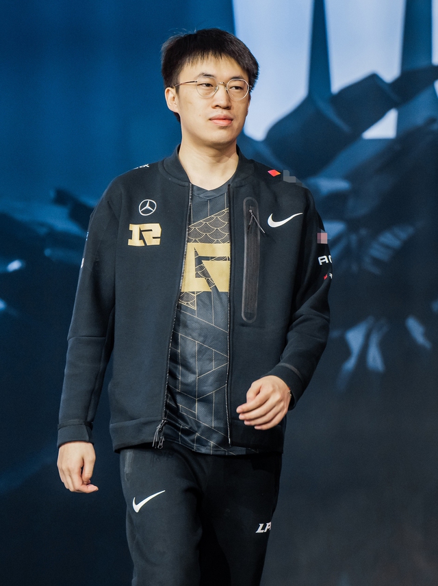 Xiaohu chính là "Nhất Đế" của làng LMHT khu vực LPL - nguồn: LoL Esports