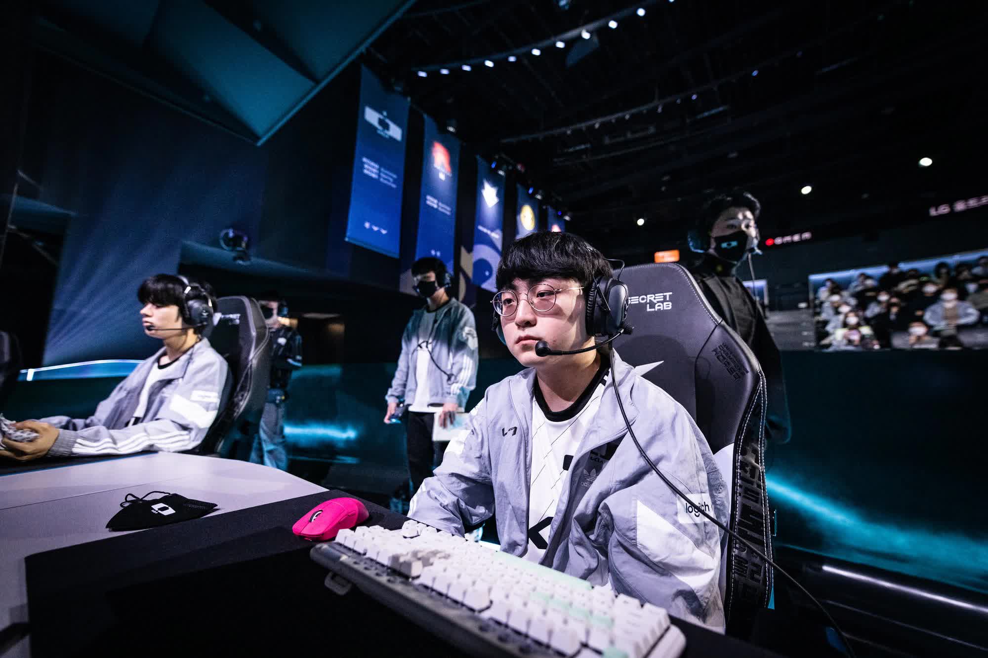 ShowMaker thừa nhận sức khỏe và cả tinh thần anh hiện tại không thực sự tốt - nguồn: LoL Esports