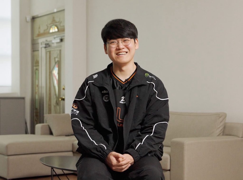 Gumayusi lần đầu nói về cảm giác khi ngồi dự bị khiến fan càng thêm xót xa- Ảnh 2. Gumayusi lần đầu nói về cảm giác khi ngồi dự bị khiến fan càng thêm xót xa- Ảnh 2.