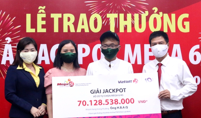 Khách hàng trúng 70 tỷ của Vietlott hóa ra lại là fan cuồng Đấu Trường Chân Lý: Nhân phẩm vô cực là đây - Ảnh 2.