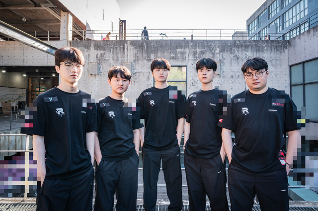 Các cựu vương CKTG gây thất vọng tràn trề khi thua cả… YouTuber lần đầu thi đấu LCK- Ảnh 7.