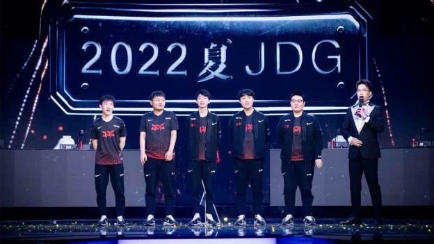 photo-1663217391305 photo-1663217391305