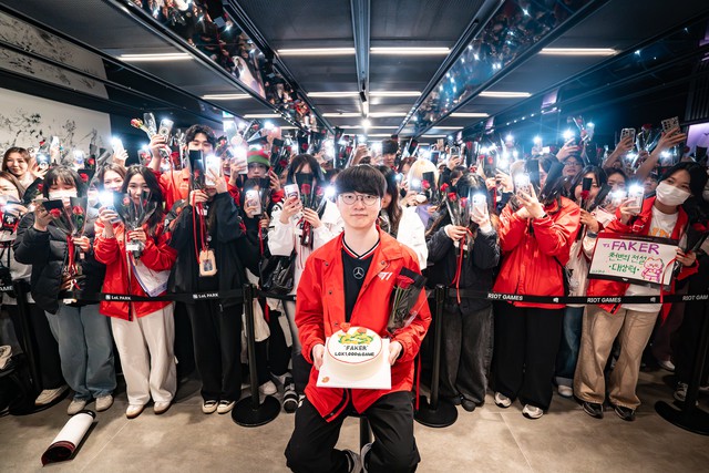 Ngày kỷ niệm của Faker cũng kém vui vì các anti-fan