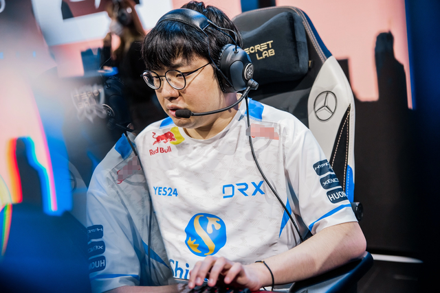 Khi DRX vô địch thì chuyện hấp dẫn bậc nhất liên quan đến đội này lại là BeryL "ghiền" Genshin Impact - nguồn: LoL Esports