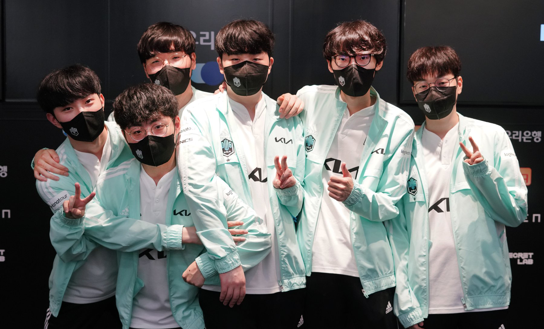 ShowMaker tiết lộ cách thức tốt nhất để đánh bại Faker và các đồng đội ở thời điểm hiện tại - Ảnh 2. ShowMaker tiết lộ cách thức tốt nhất để đánh bại Faker và các đồng đội ở thời điểm hiện tại - Ảnh 2.