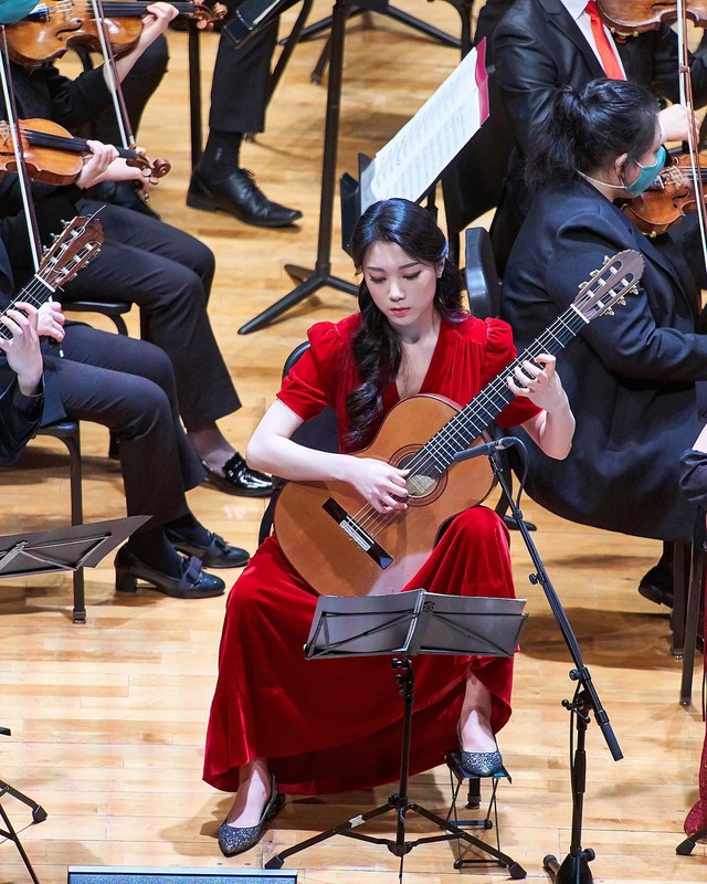 Gumayusi dẫn chị gái tài sắc vẹn toàn vào chơi game cùng, nhưng phản ứng của Faker đã chứng minh ế là do thực lực - Ảnh 3.